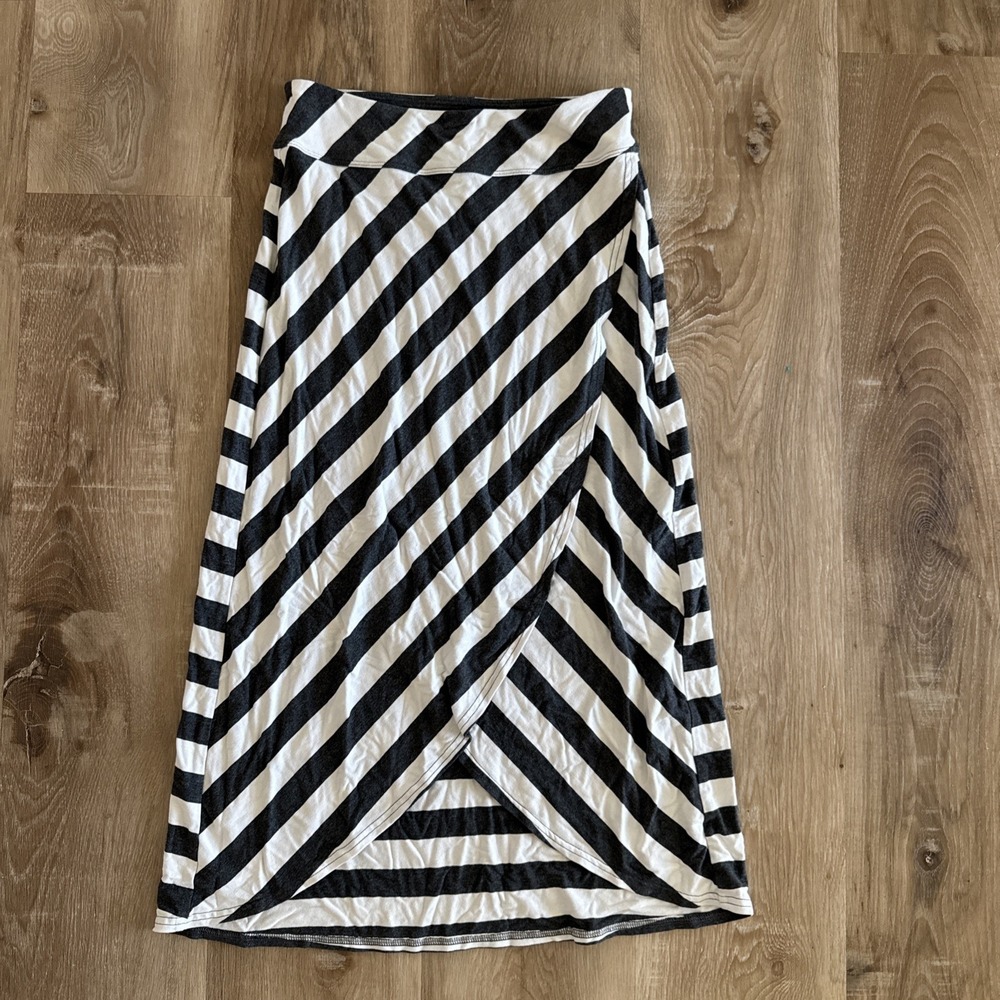 Athleta Skirt Size Xxs Ribbon Stripes Gray White Midi